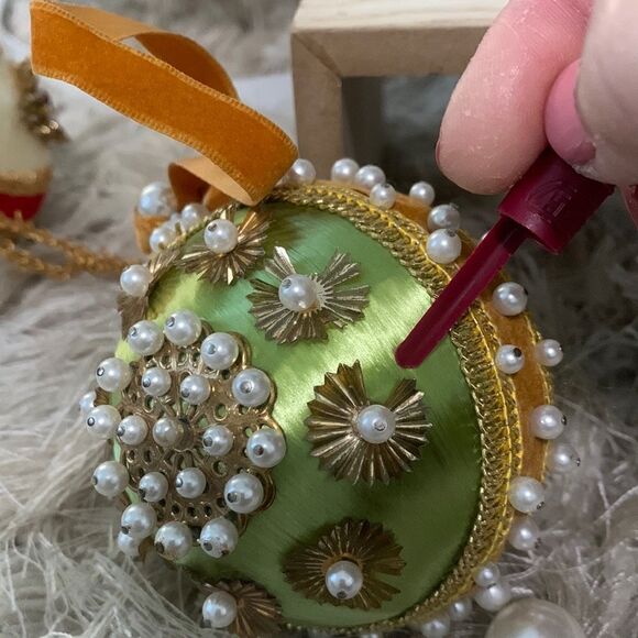 Vintage Set Of Three Christmas Ornaments - Picture 10 of 16